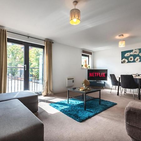 Best Price! Large Spacious 2 Bed Apartment - King Size Or Single Beds, Sofabeds, Smart Tvs, Free Parking Southampton Esterno foto