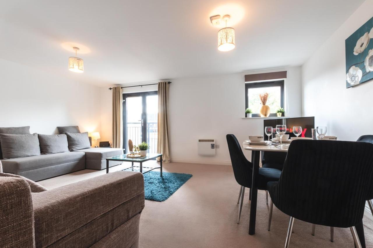 Best Price! Large Spacious 2 Bed Apartment - King Size Or Single Beds, Sofabeds, Smart Tvs, Free Parking Southampton Esterno foto