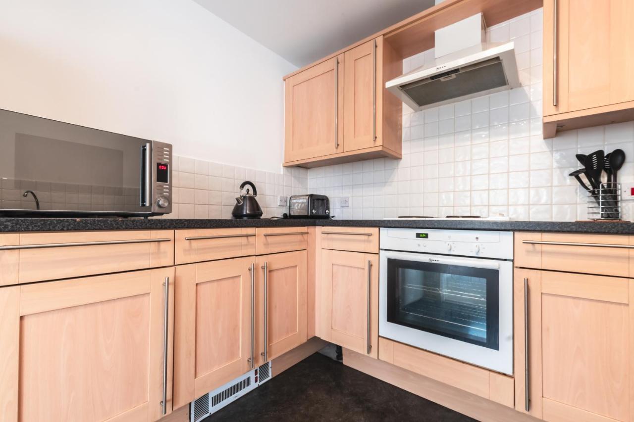 Best Price! Large Spacious 2 Bed Apartment - King Size Or Single Beds, Sofabeds, Smart Tvs, Free Parking Southampton Esterno foto