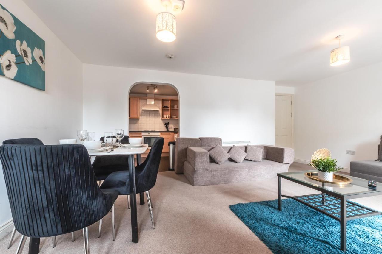 Best Price! Large Spacious 2 Bed Apartment - King Size Or Single Beds, Sofabeds, Smart Tvs, Free Parking Southampton Esterno foto