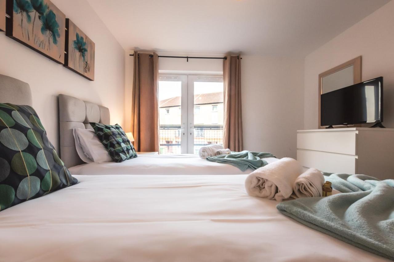 Best Price! Large Spacious 2 Bed Apartment - King Size Or Single Beds, Sofabeds, Smart Tvs, Free Parking Southampton Esterno foto